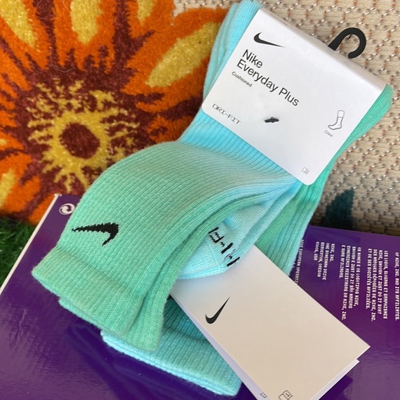 Nike Everyday Plus Cushioned Crew 2 pairs socks set Men’s
Men’s size 9-13 - Picture 15 of 16